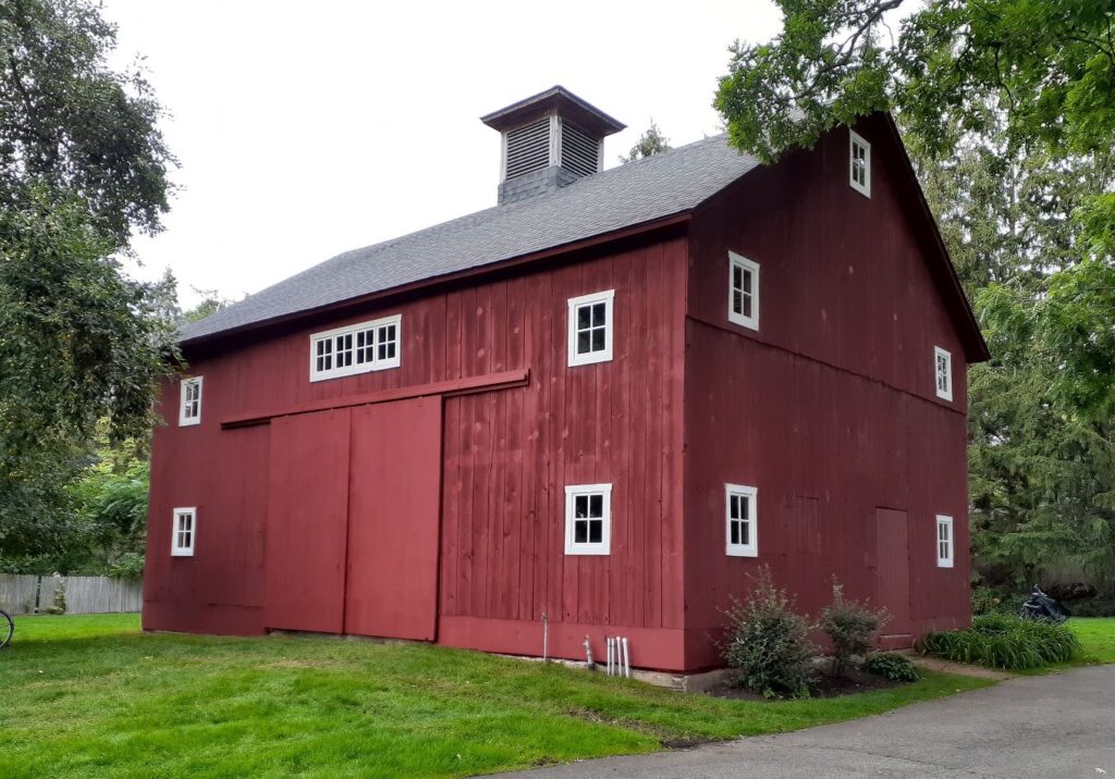 Melville park trustees celebrate Red Barn restoration